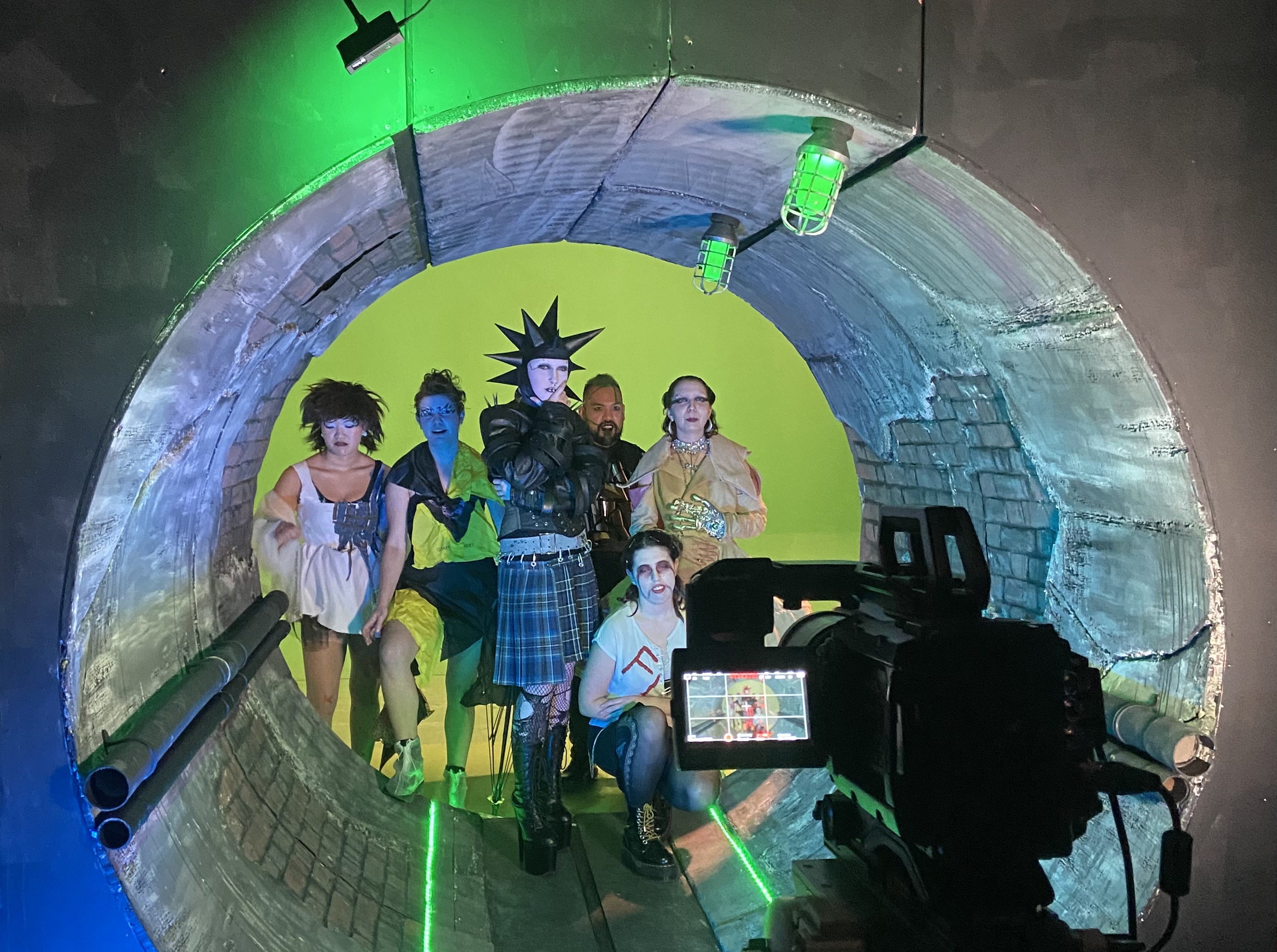 Behind the scenes. Nevermind the Bollocks (2077)