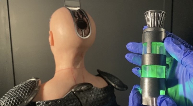 The back of the project and battery.