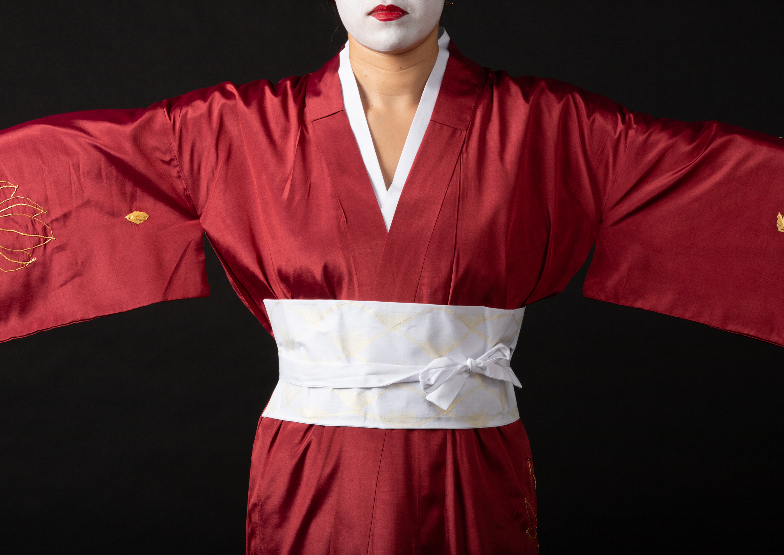 details - sleeves and obi