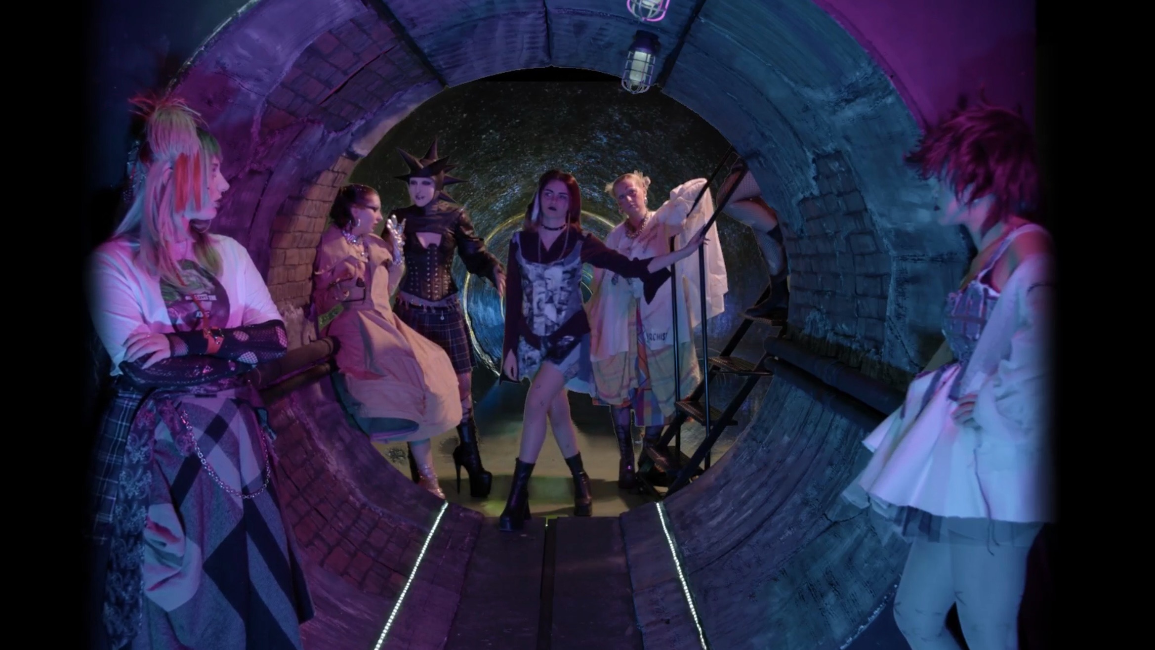 Shot from my Minor Project, Nevermind the Bollocks (2077). This was a collaboration project between 3rd and 4th year costume, makeup and vfx students.