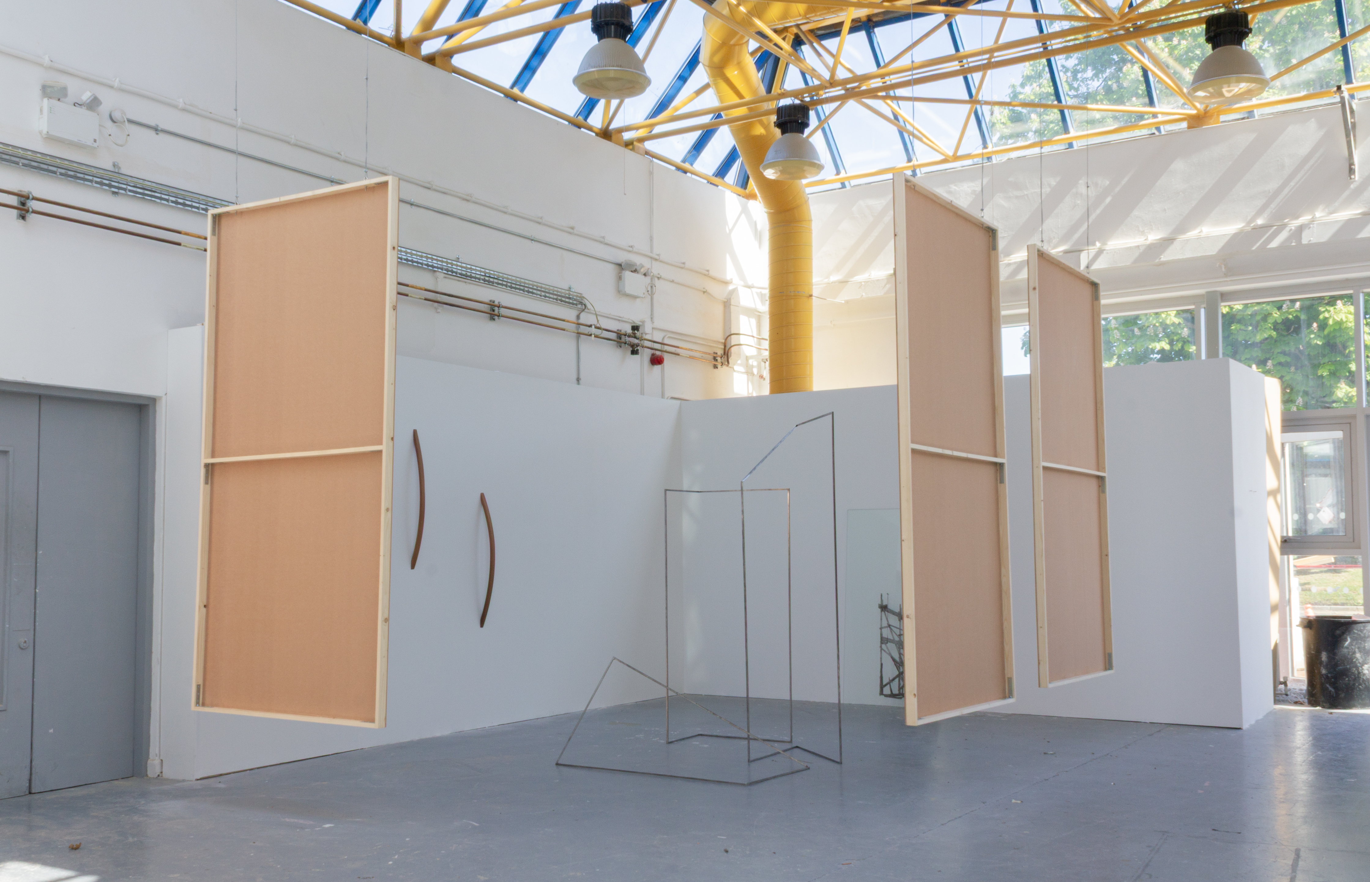 'to bear all, to hold up, to assist' full installation view