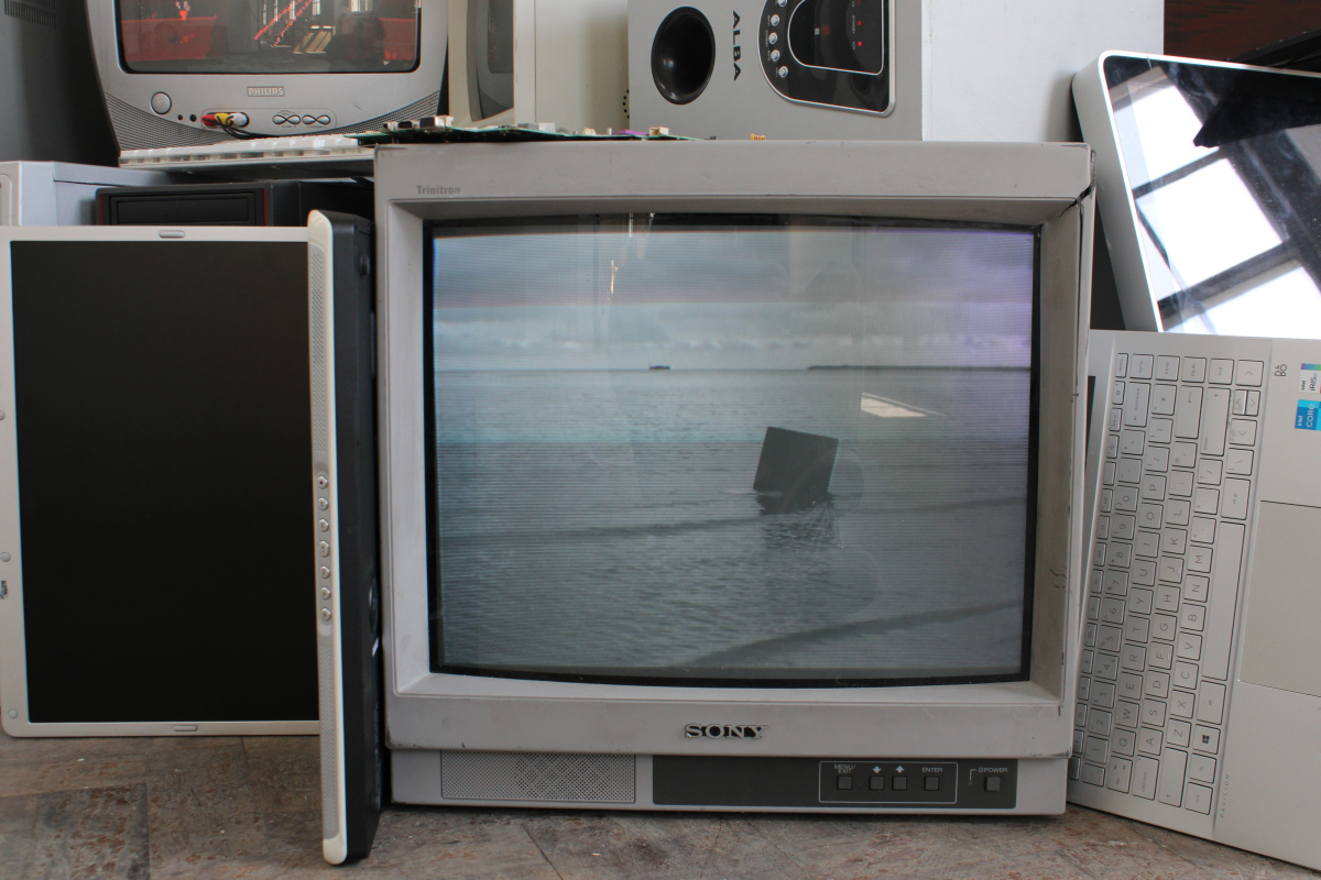 I'm not dead yet - tide close up