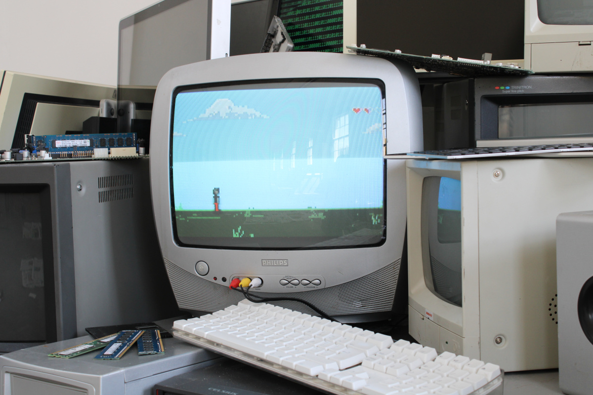 I'm not dead yet - 8bit close up