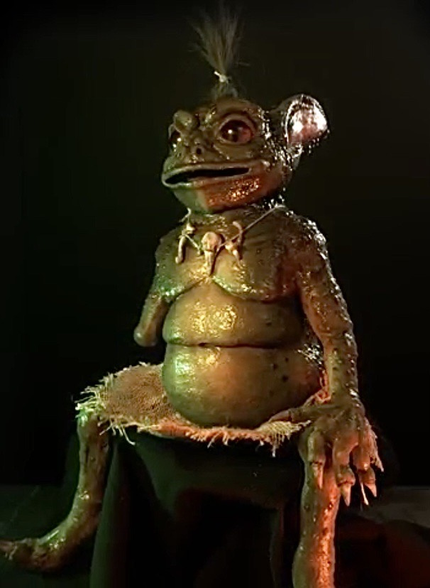 Another side view showing amphibian skin textures.