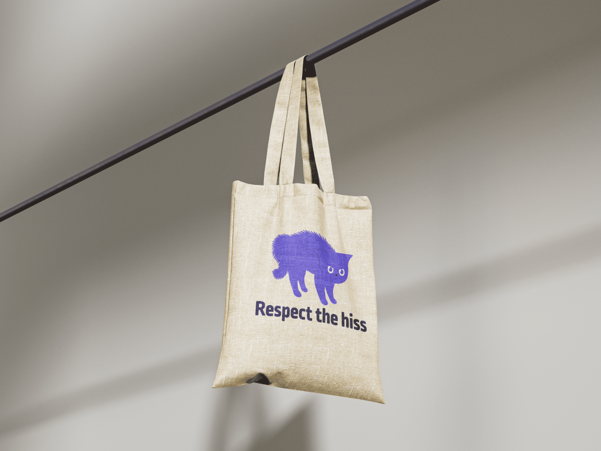 Tote bag with an angry cat