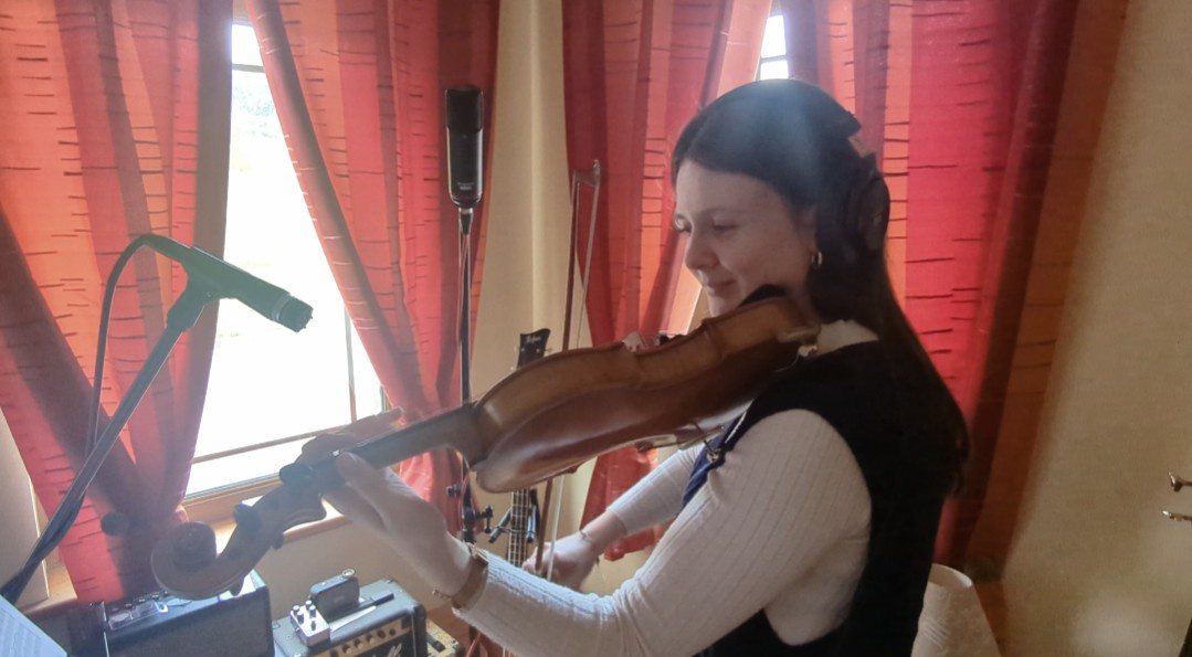 Violinist - Clíona Lynch