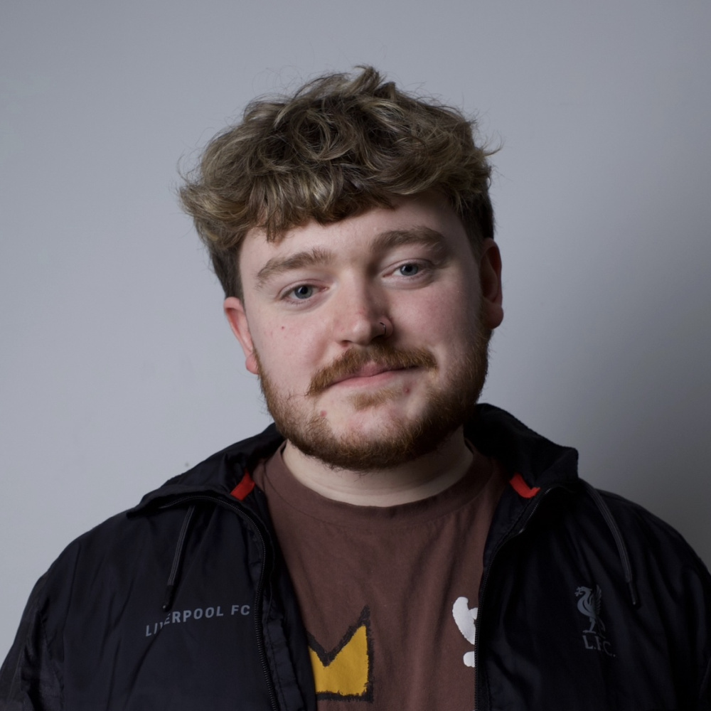 Aaron Hallows Headshot