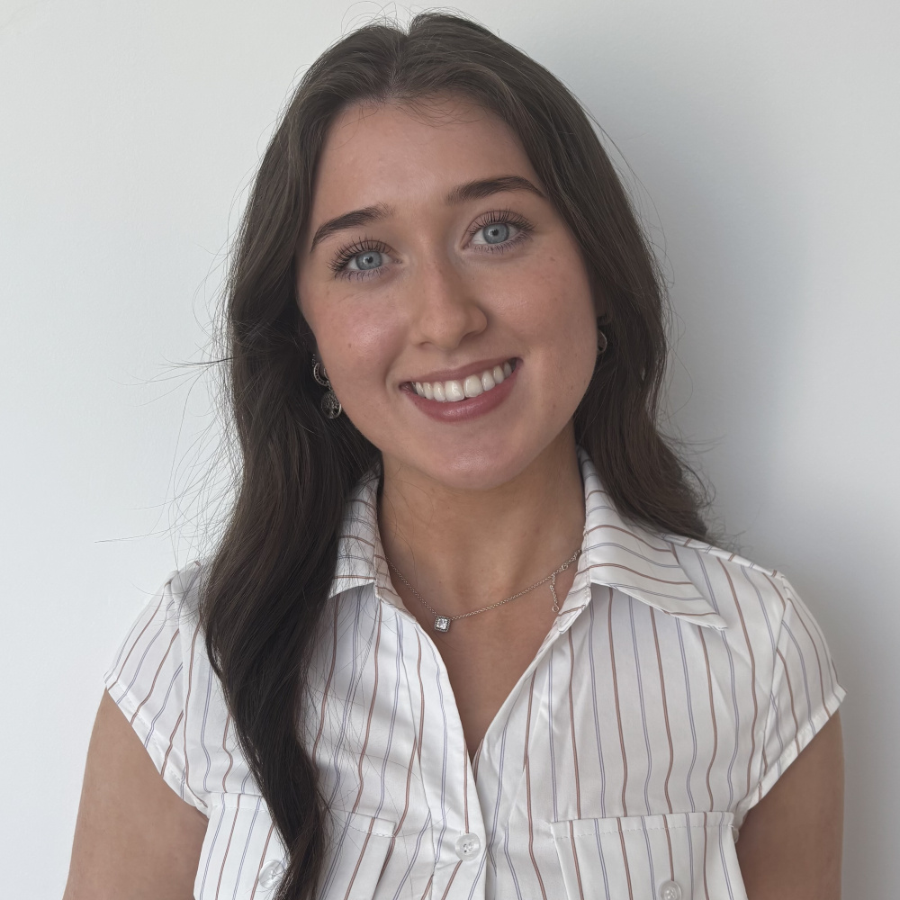 shoulder up photo of Deborah. 