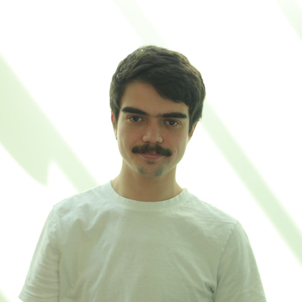 headshot of Miguel 